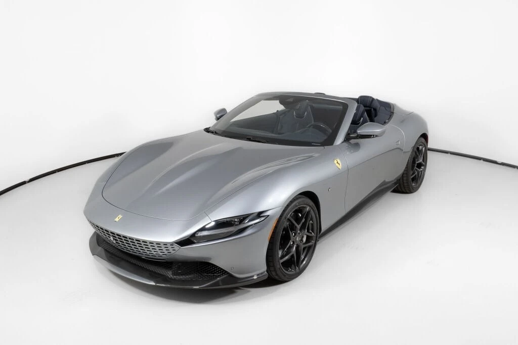2025 Ferrari Roma Spider - Image 2 of 31