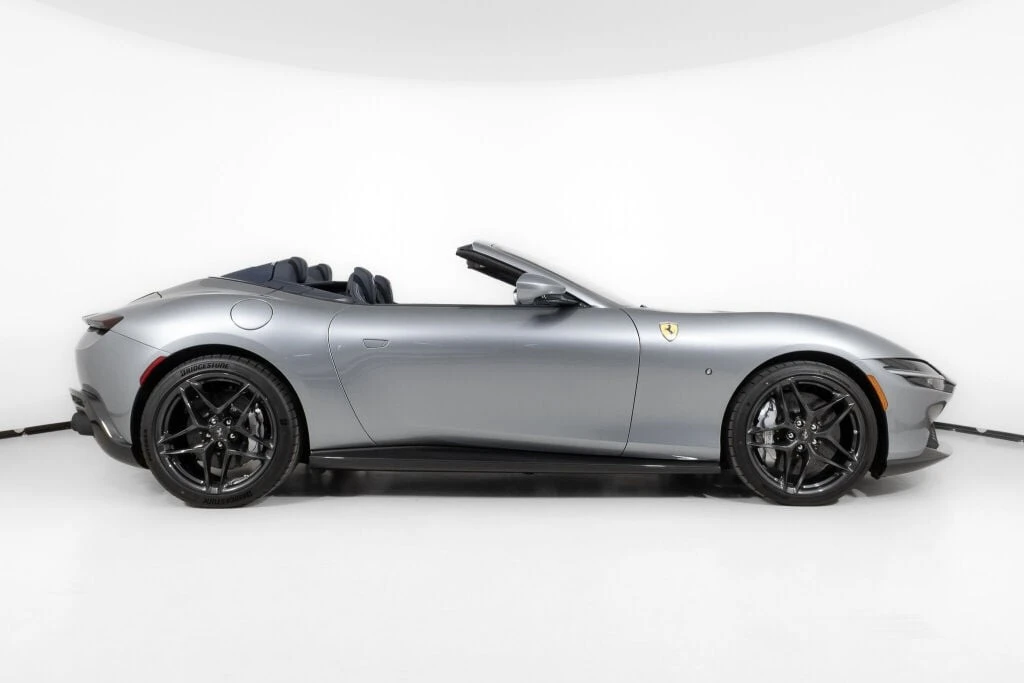 2025 Ferrari Roma Spider - Image 10 of 31