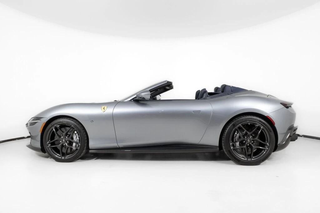 2025 Ferrari Roma Spider - Image 3 of 31