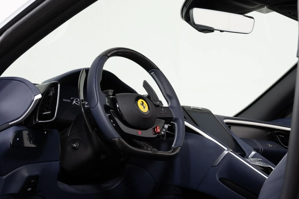 2025 Ferrari Roma Spider - Image 29 of 31