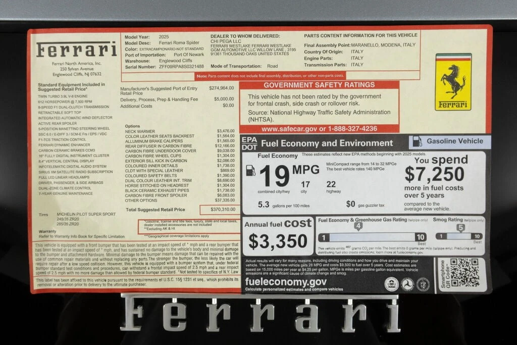 2025 Ferrari Roma Spider - Image 19 of 31