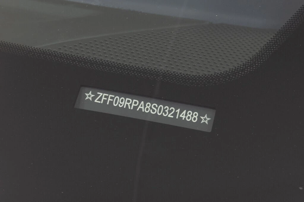 2025 Ferrari Roma Spider - Image 26 of 31