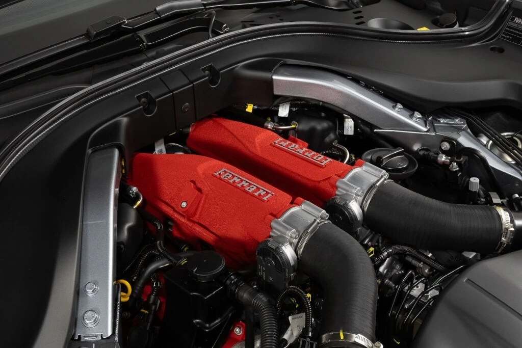 2025 Ferrari Roma Spider - Image 23 of 31
