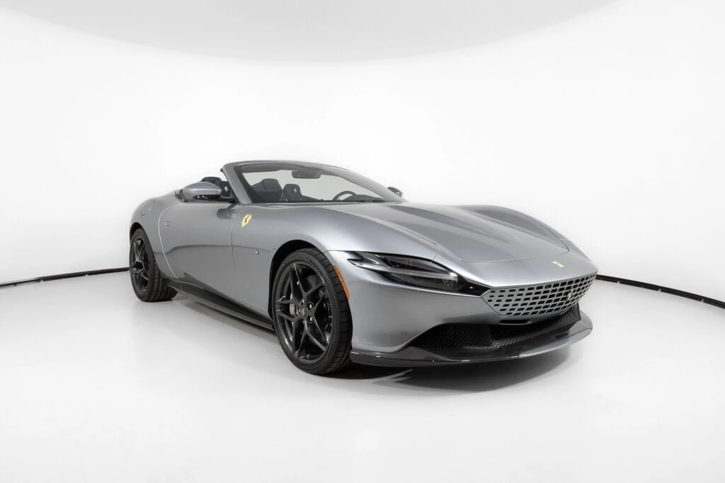 2025 Ferrari Roma Spider - Image 11 of 31