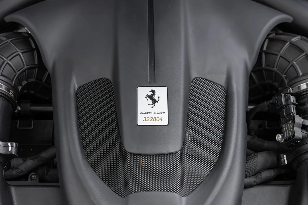 2025 Ferrari Roma Spider - Image 25 of 31