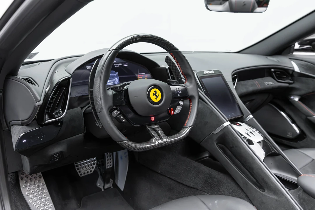2025 Ferrari Roma Spider - Image 4 of 31