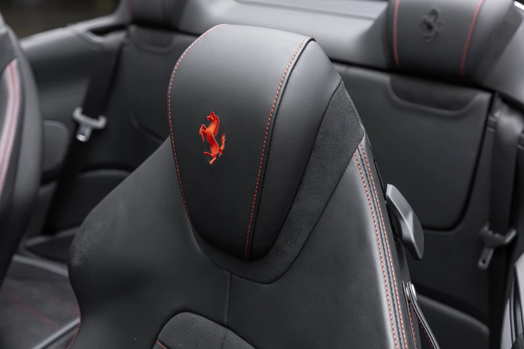 2025 Ferrari Roma Spider - Image 14 of 31