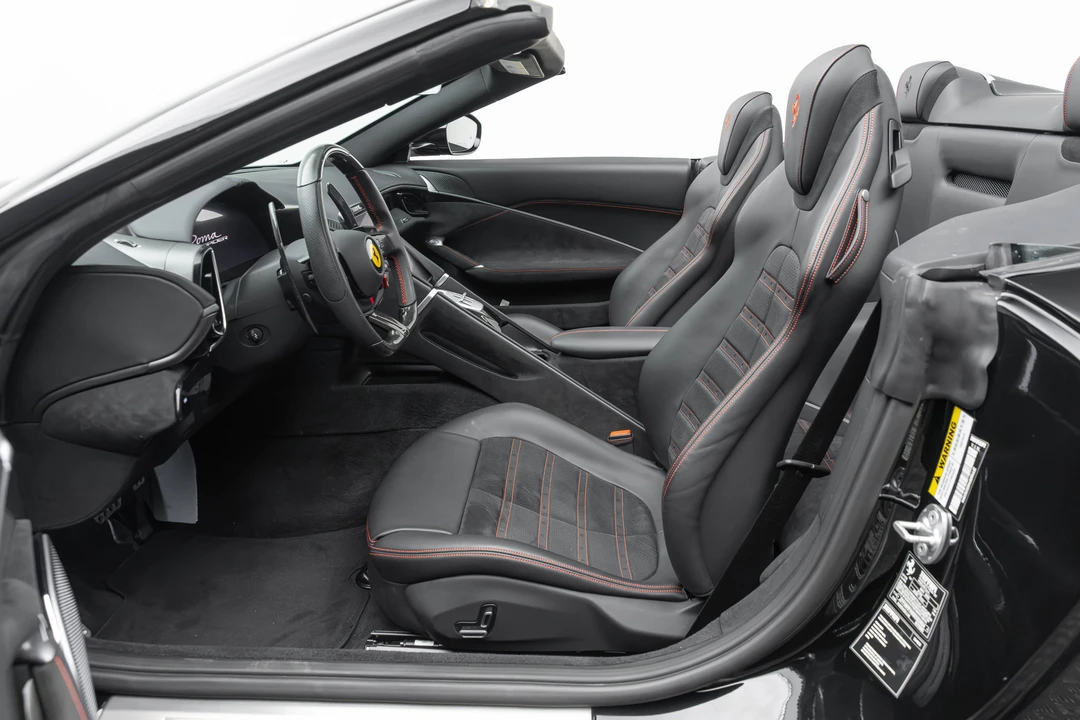 2025 Ferrari Roma Spider - Image 5 of 31