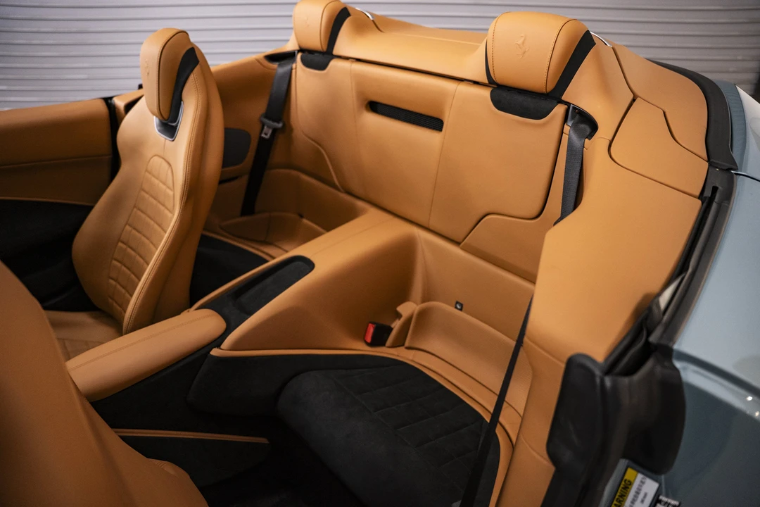2025 Ferrari Roma Spider - Image 30 of 31
