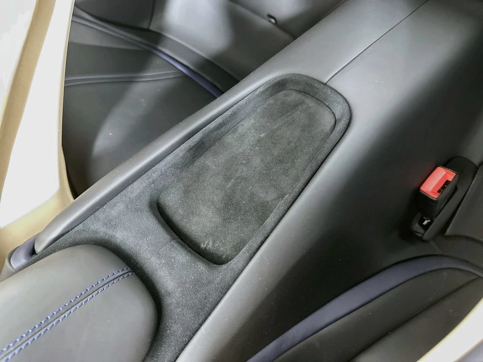 2025 Ferrari Roma Spider - Image 31 of 31