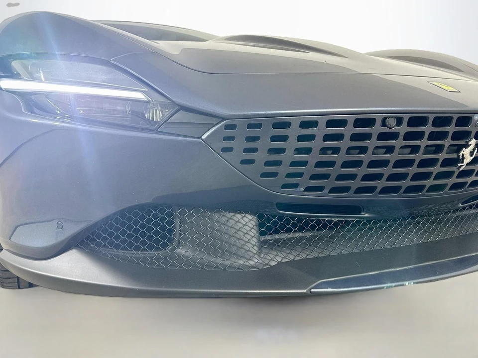 2025 Ferrari Roma Spider - Image 9 of 31