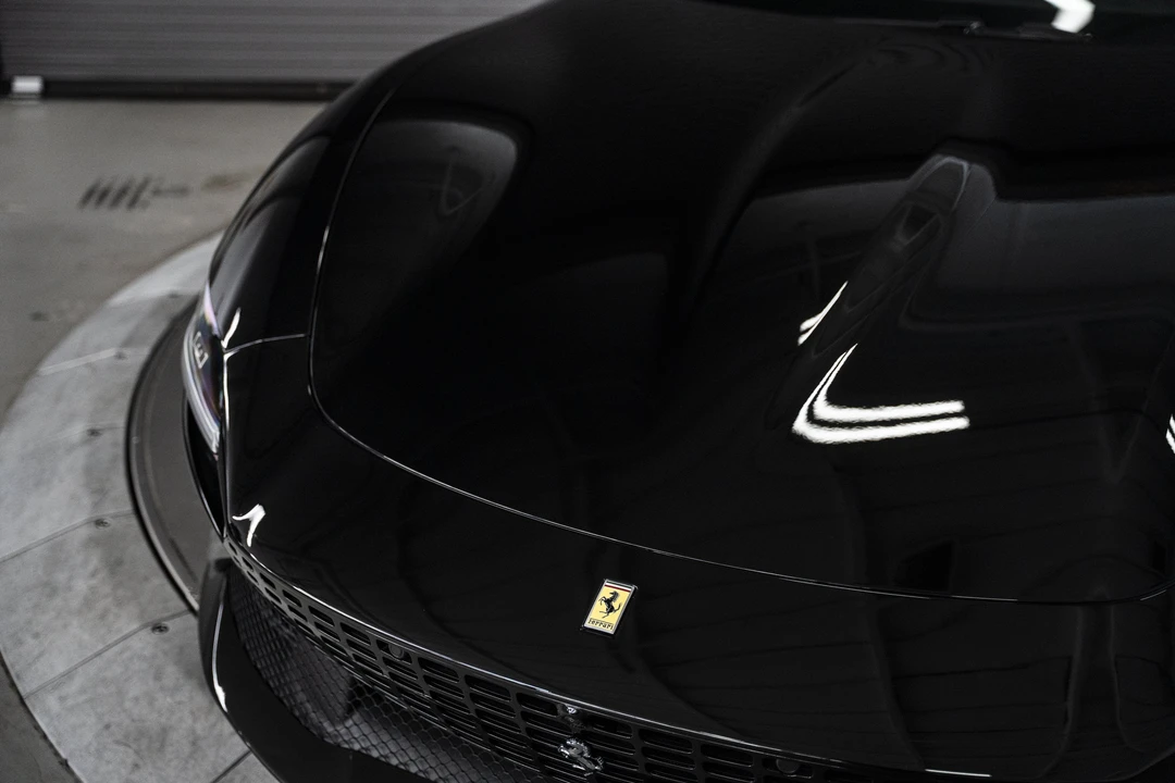 2025 Ferrari Roma Spider - Image 25 of 31