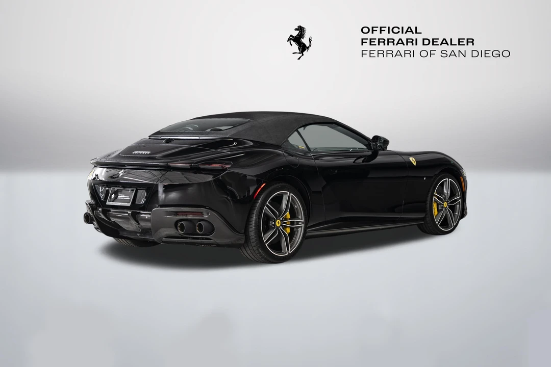2025 Ferrari Roma Spider - Image 12 of 31