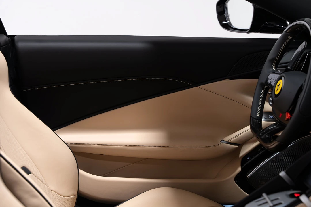 2025 Ferrari Roma Spider - Image 30 of 31