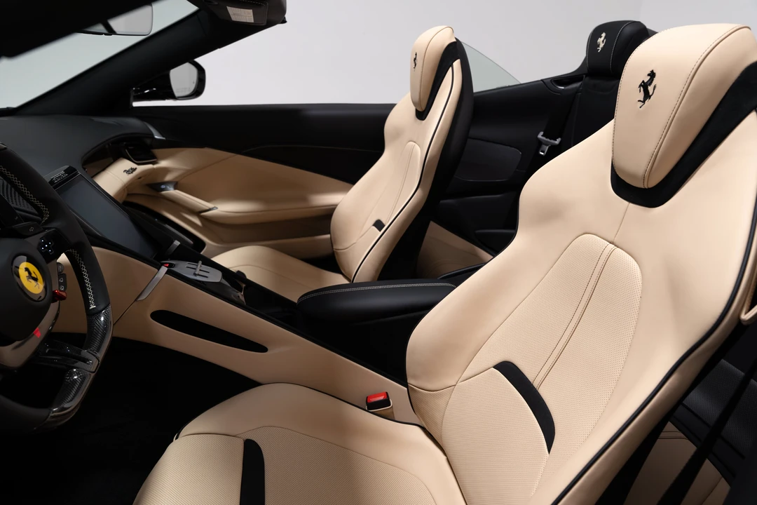2025 Ferrari Roma Spider - Image 20 of 31
