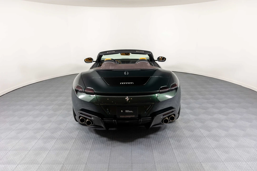 2025 Ferrari Roma Spider - Image 18 of 21