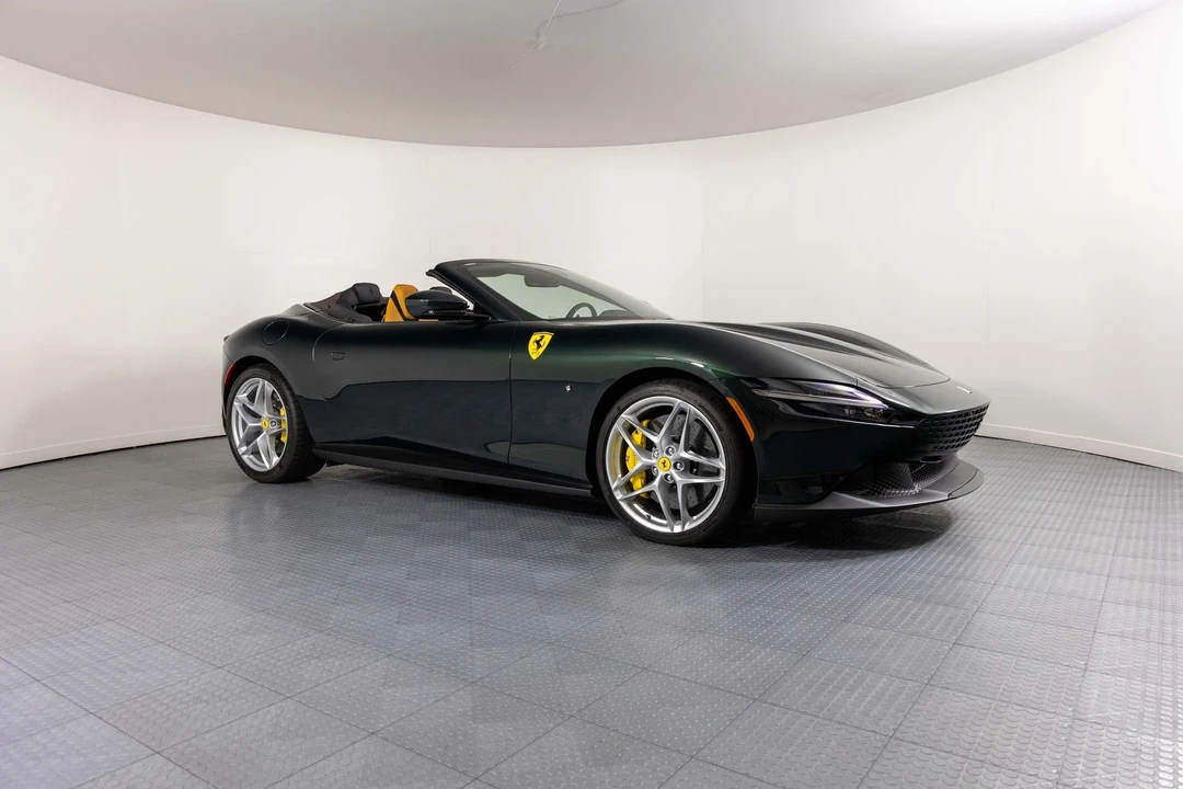 2025 Ferrari Roma Spider - Image 15 of 21