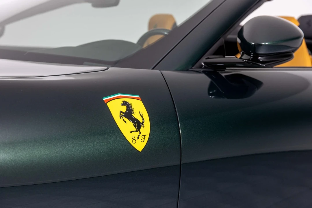 2025 Ferrari Roma Spider - Image 9 of 12