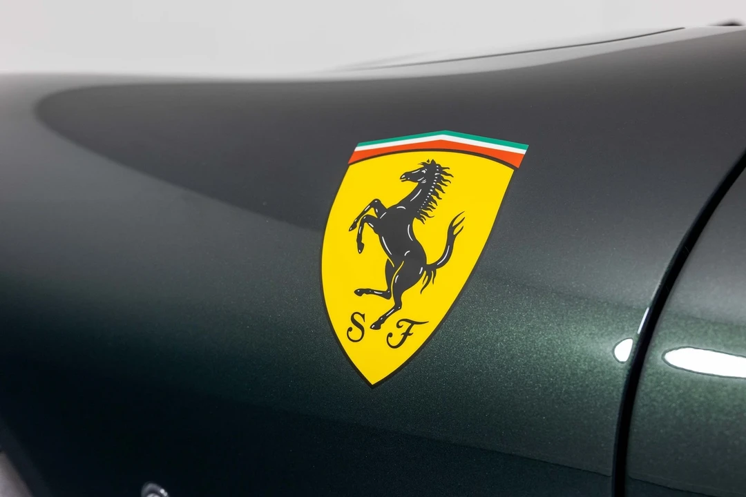 2025 Ferrari Roma Spider - Image 10 of 12