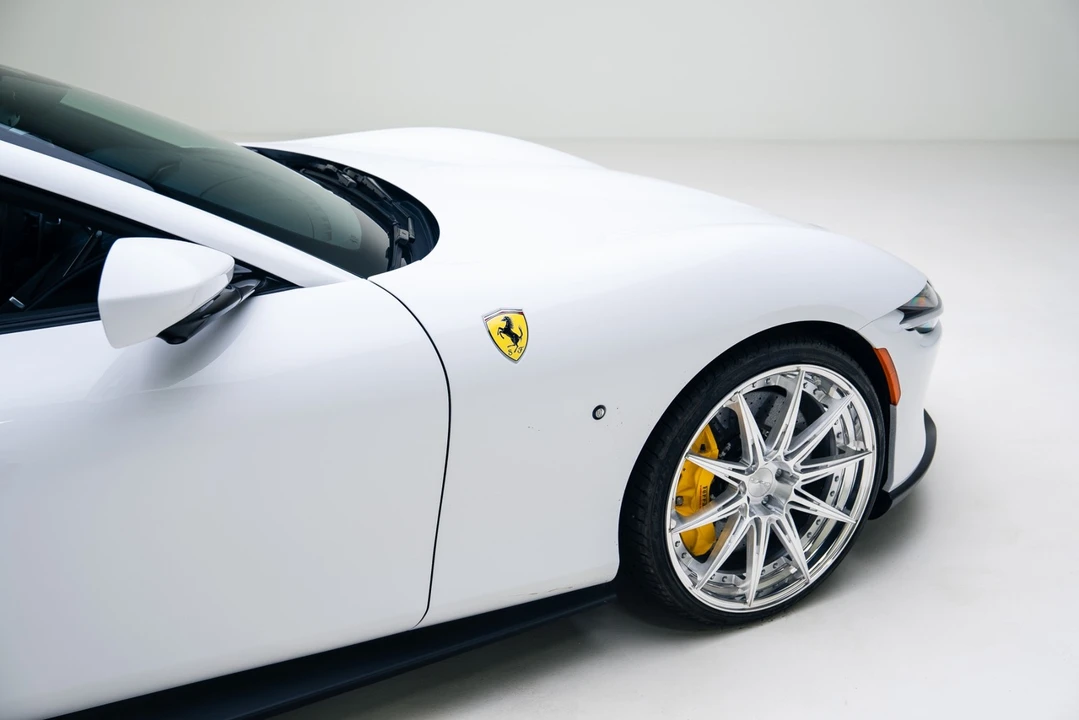 2025 Ferrari Roma Spider - Image 22 of 31