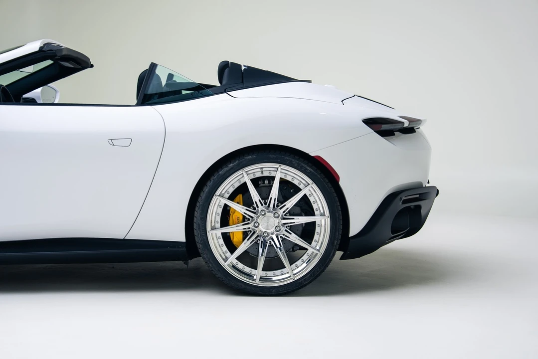 2025 Ferrari Roma Spider - Image 14 of 21