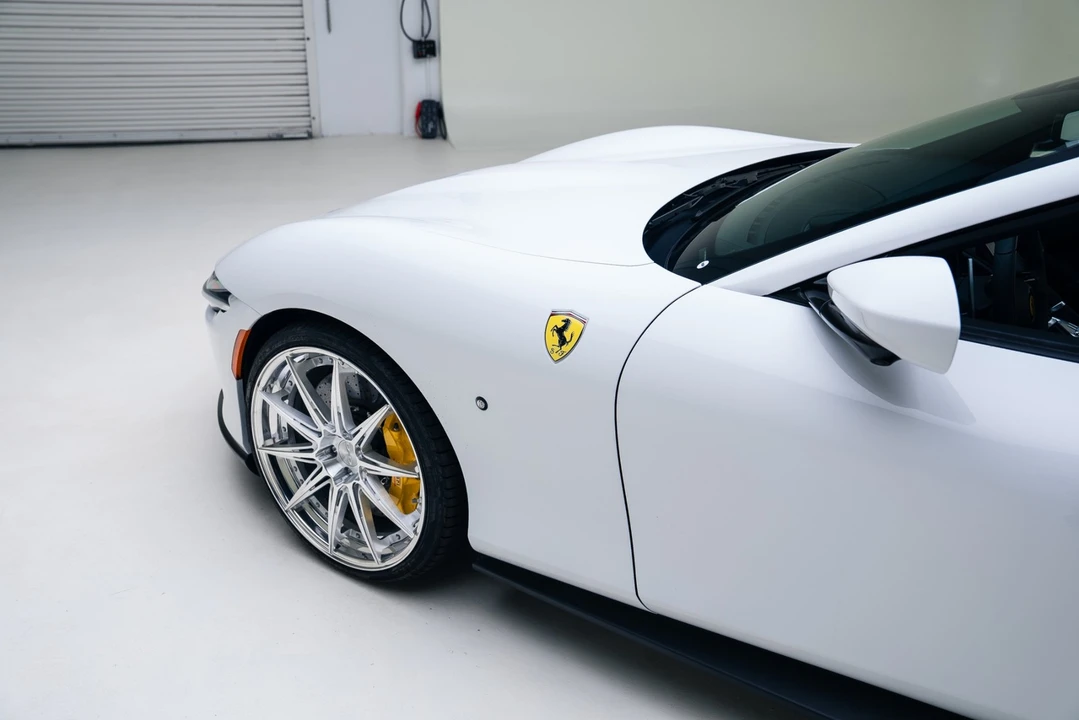 2025 Ferrari Roma Spider - Image 16 of 21