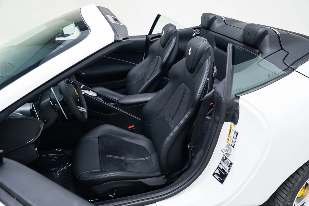 2025 Ferrari Roma Spider - Image 31 of 31