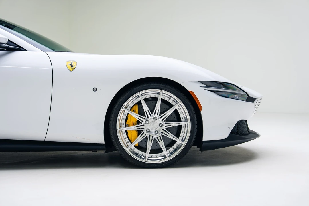 2025 Ferrari Roma Spider - Image 20 of 21