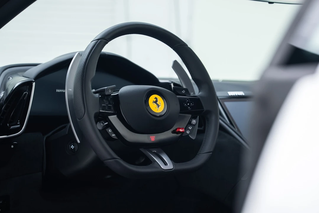 2025 Ferrari Roma Spider - Image 30 of 31