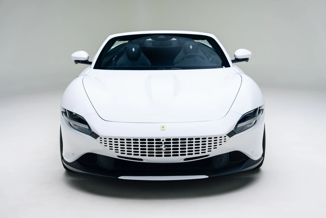 2025 Ferrari Roma Spider - Image 12 of 21