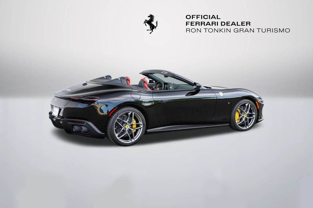 2025 Ferrari Roma Spider - Image 5 of 31