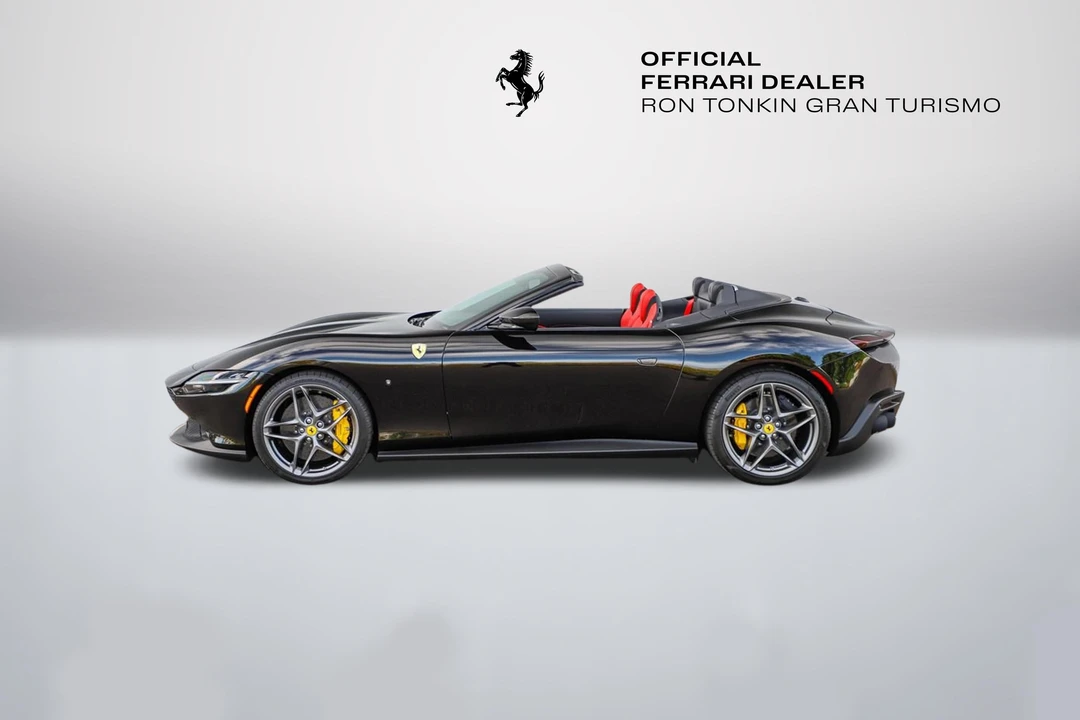 2025 Ferrari Roma Spider - Image 11 of 31