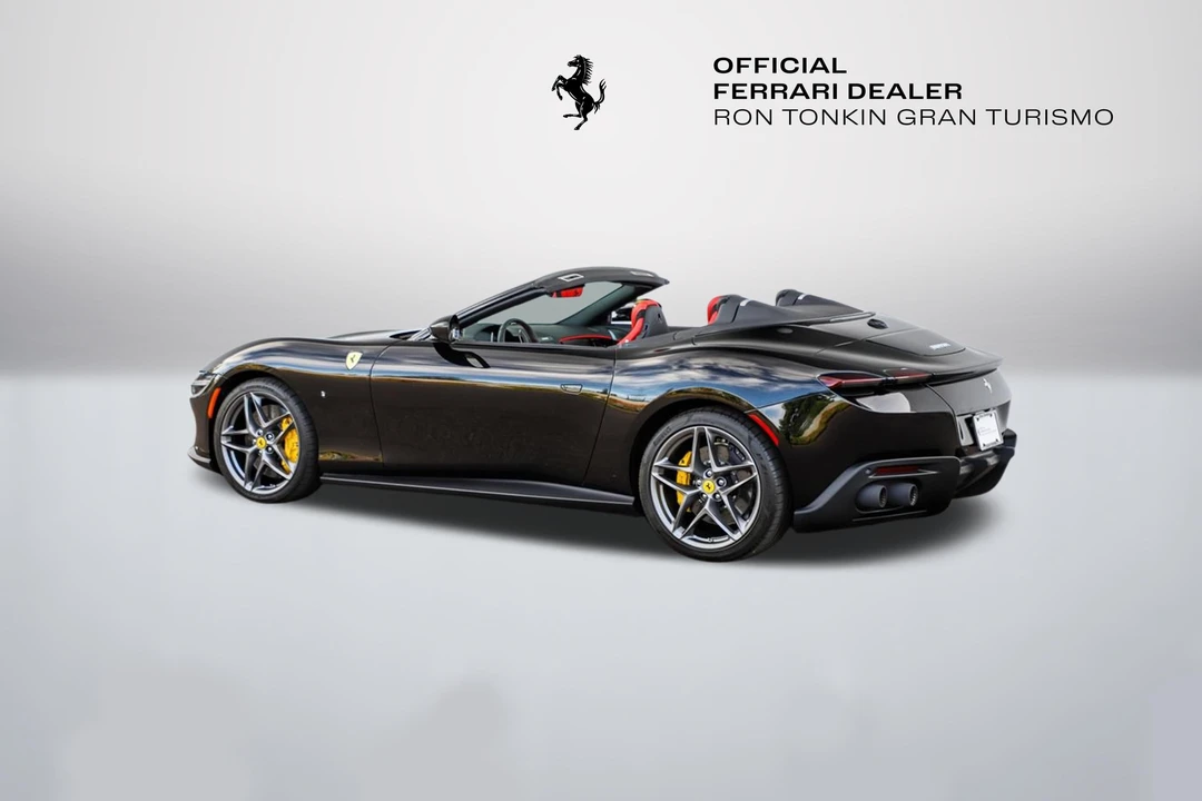 2025 Ferrari Roma Spider - Image 9 of 31