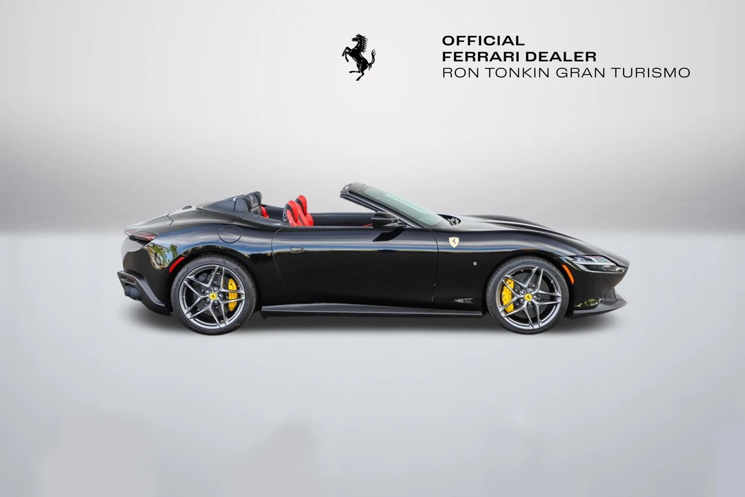 2025 Ferrari Roma Spider - Image 3 of 31