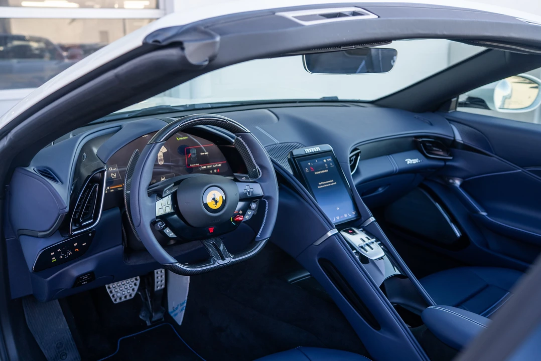 2025 Ferrari Roma Spider - Image 25 of 27
