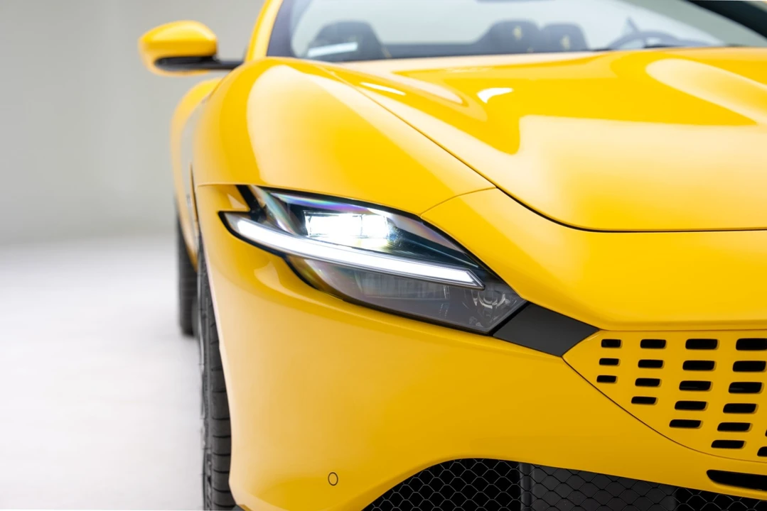 2025 Ferrari Roma Spider - Image 11 of 21