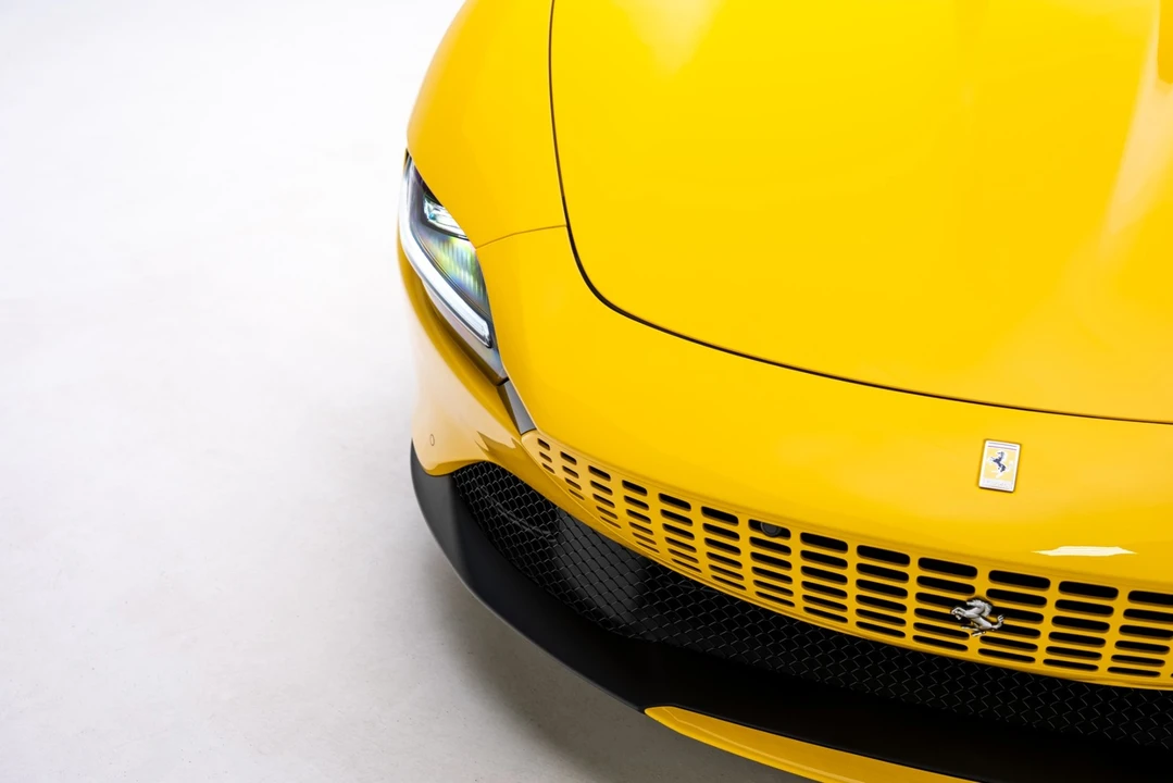 2025 Ferrari Roma Spider - Image 10 of 21
