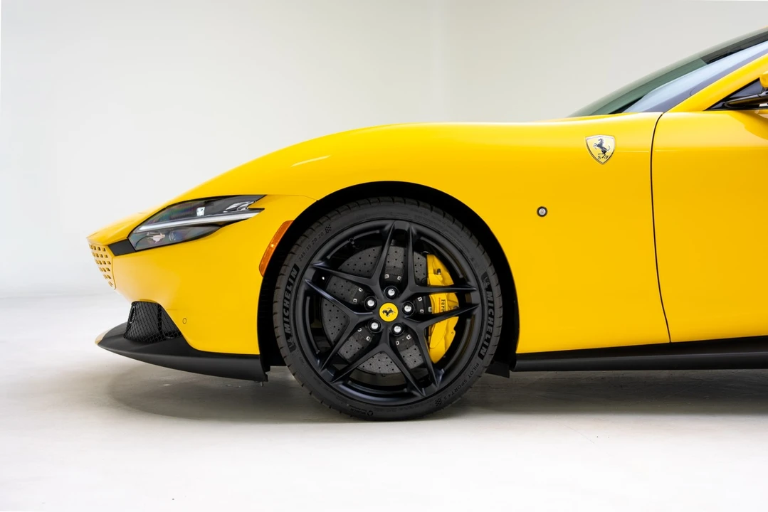 2025 Ferrari Roma Spider - Image 14 of 21