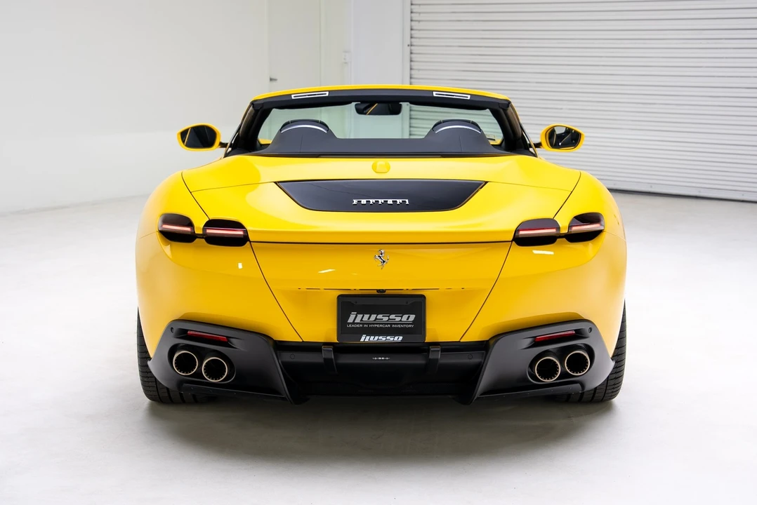 2025 Ferrari Roma Spider - Image 6 of 21