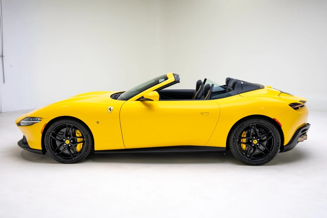 2025 Ferrari Roma Spider - Image 13 of 21