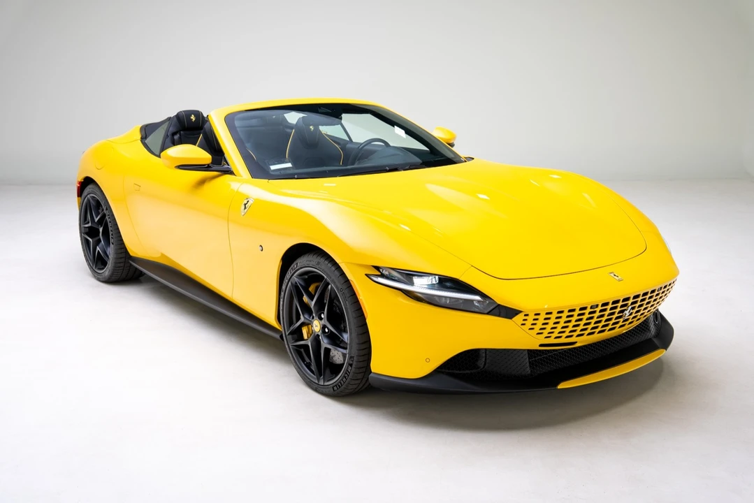 2025 Ferrari Roma Spider - Image 18 of 21