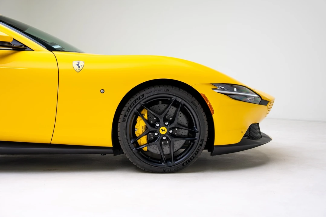2025 Ferrari Roma Spider - Image 20 of 21