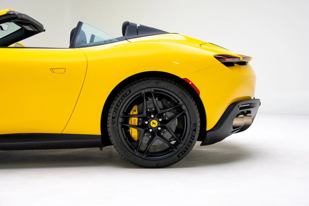 2025 Ferrari Roma Spider - Image 15 of 21