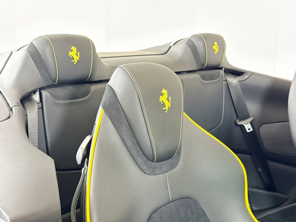 2025 Ferrari Roma Spider - Image 25 of 31