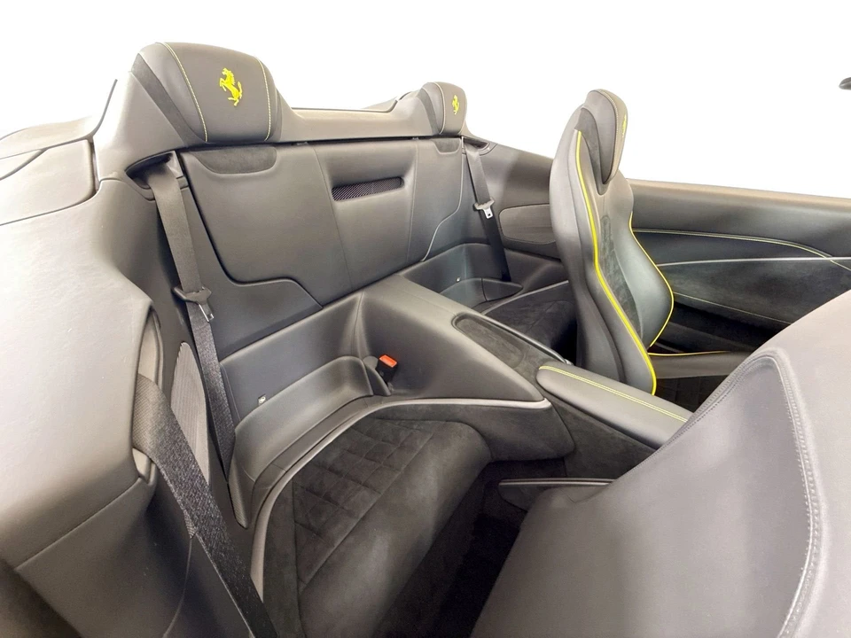 2025 Ferrari Roma Spider - Image 22 of 31