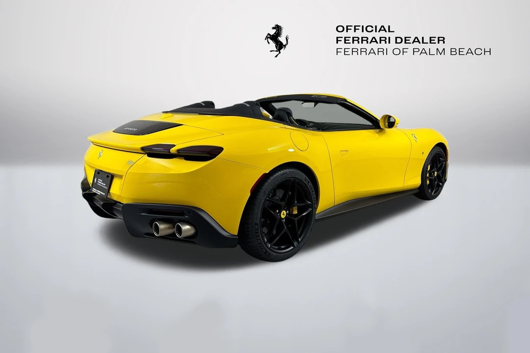 2025 Ferrari Roma Spider - Image 7 of 31