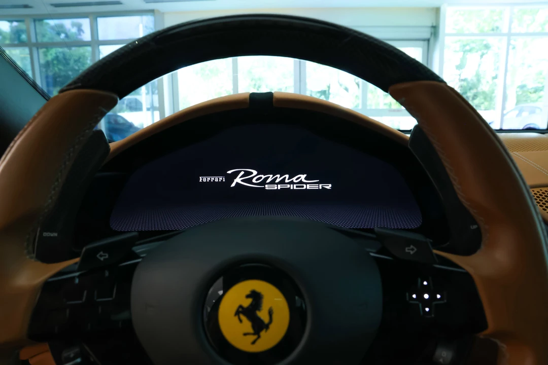 2025 Ferrari Roma Spider - Image 11 of 31