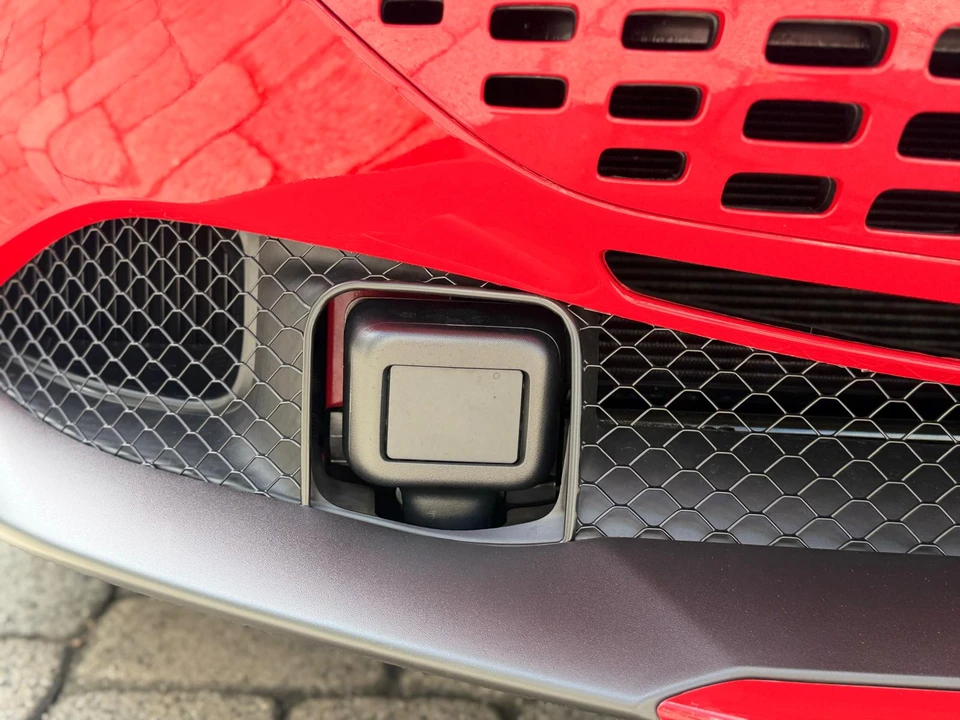 2025 Ferrari Roma Spider - Image 8 of 31