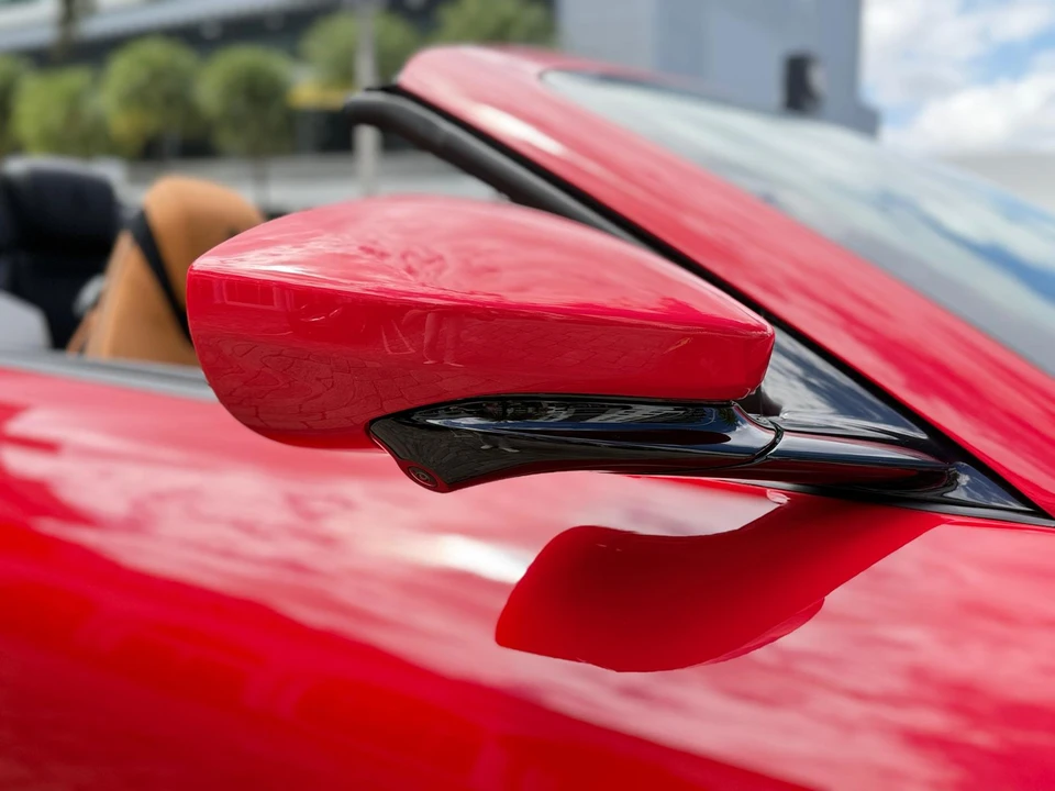 2025 Ferrari Roma Spider - Image 13 of 31