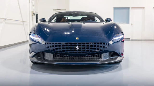 2025 Ferrari Roma Spider - Image 2 of 18